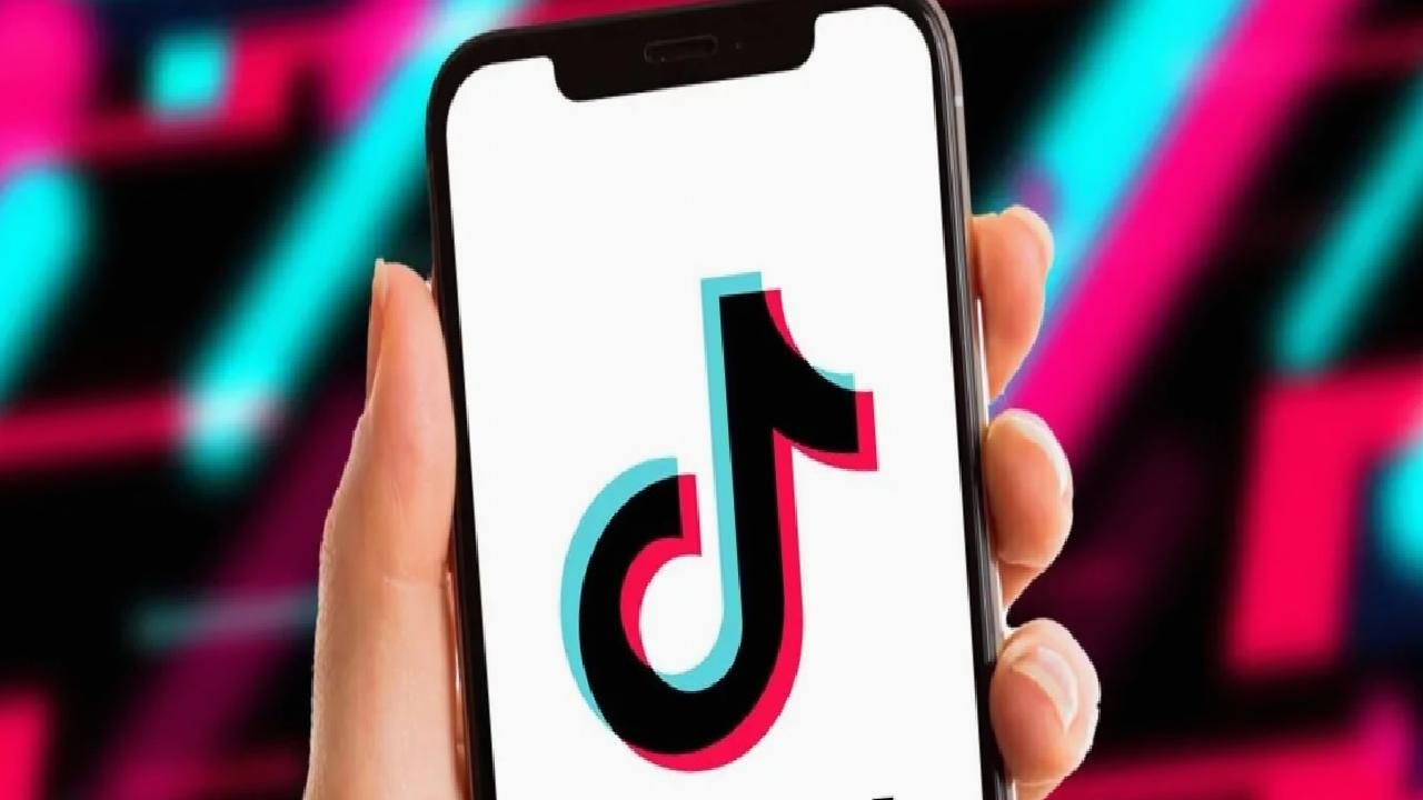 TikTok Skandalı Patladı! Viral Olacak Videoları Çalışanlar Belirliyor!