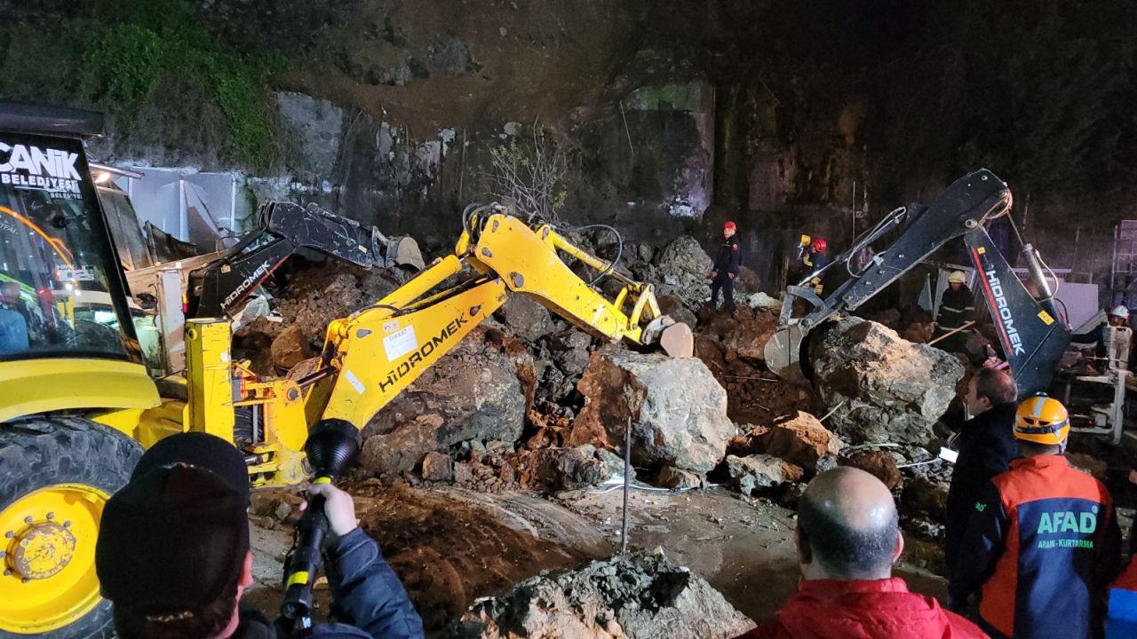 Samsun'daki Heyelan Faciasında Akaryakıt İstasyonu Sahibinden Şok İfade: İstinat Duvarına Gerek Duymadık

