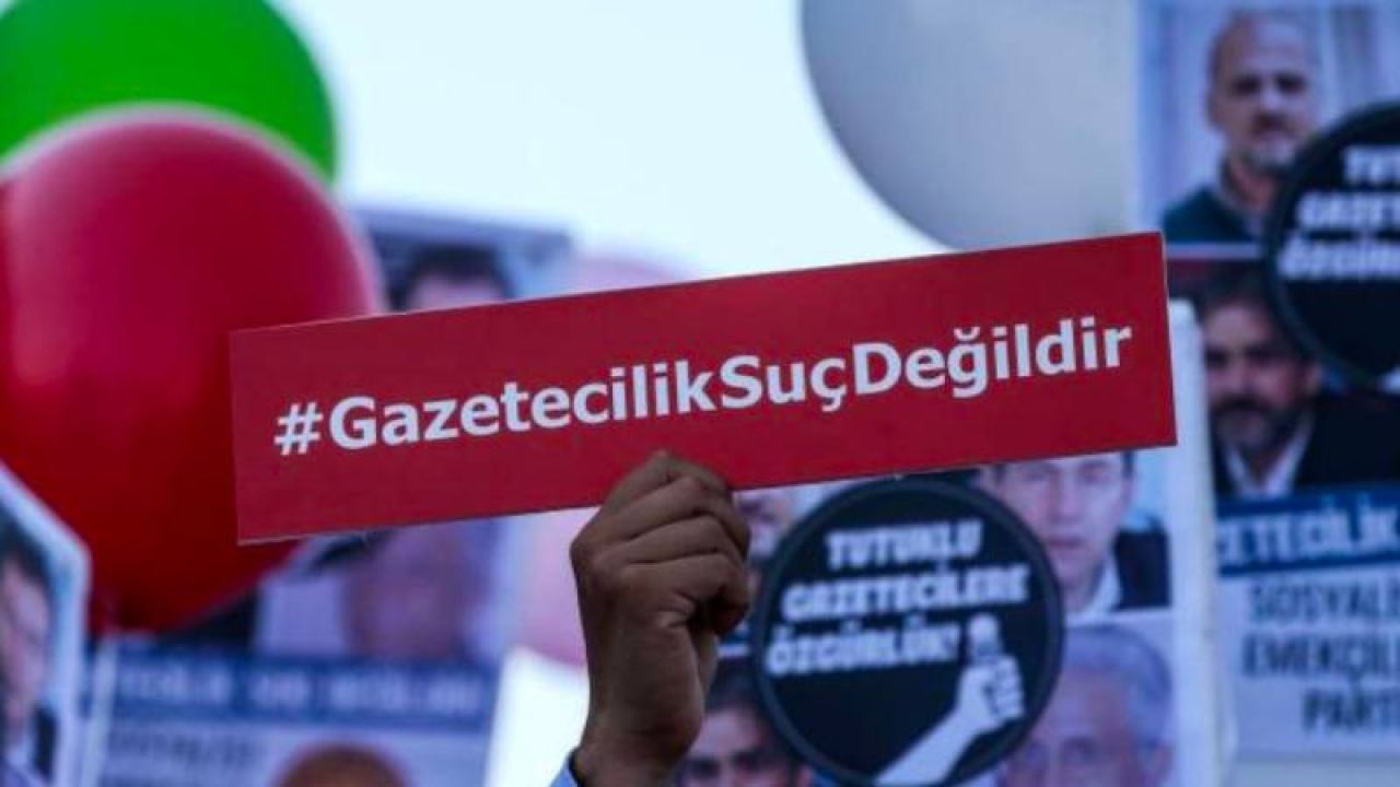 Çgd'den: Kıskaç Altında Gazetecilik Paneli
