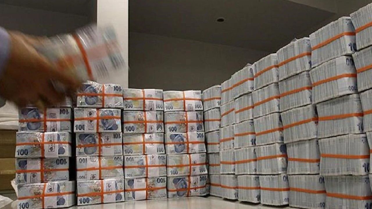 

Bütçe açığı yılın ilk 4 ayında rekor kırdı
