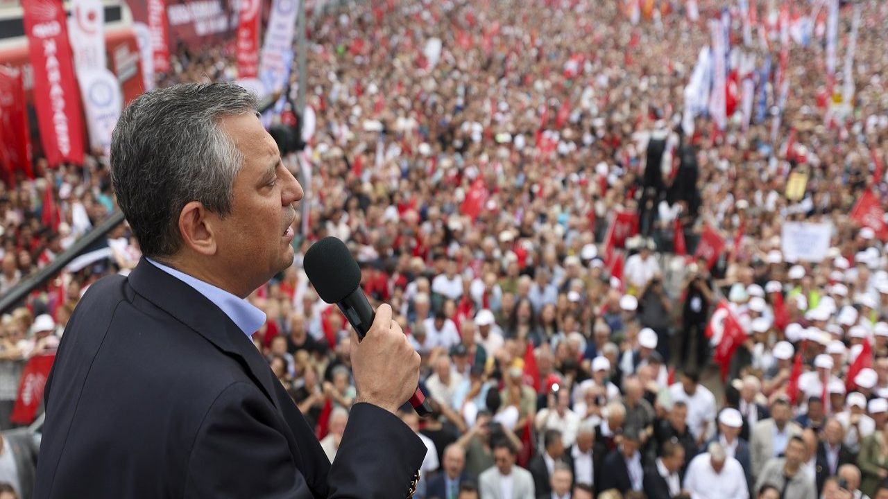 Özgür Özel: Asgari Ücrete Zam Yapılmazsa Emekçi Kasırgası Geliyor
