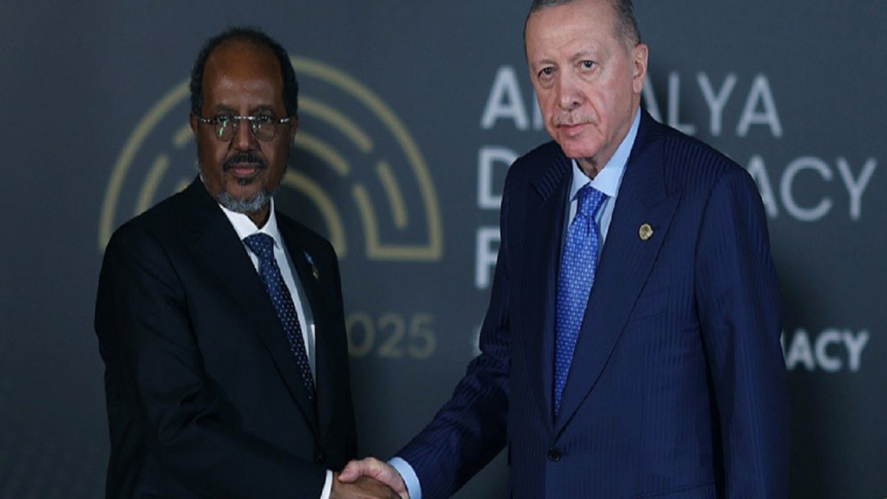 Cumhurbaşkanı Erdoğan ve Somali Cumhurbaşkanı Mahmud telefonda görüştü
