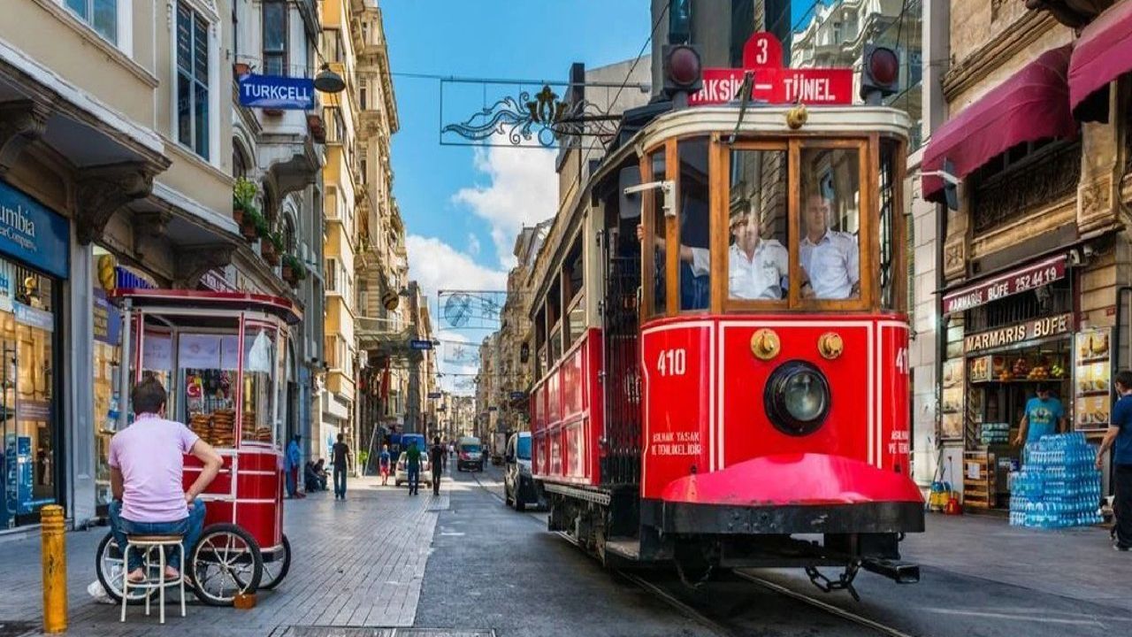 İstanbul'da Geçim Kâbusu: Asgari Ücretli Dört Kişilik Aileler Bile Zorlanıyor
