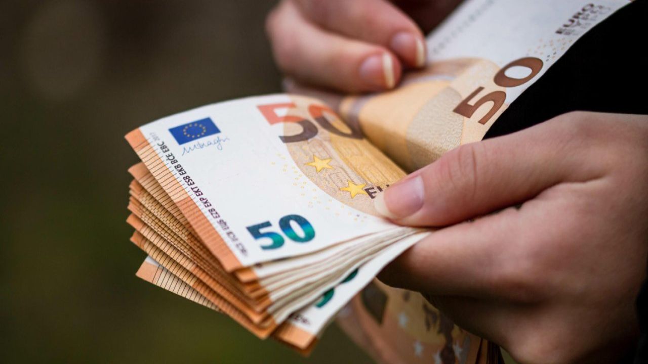 Bir Aylık Sessizliğin Ardından Euro'dan Rekor
