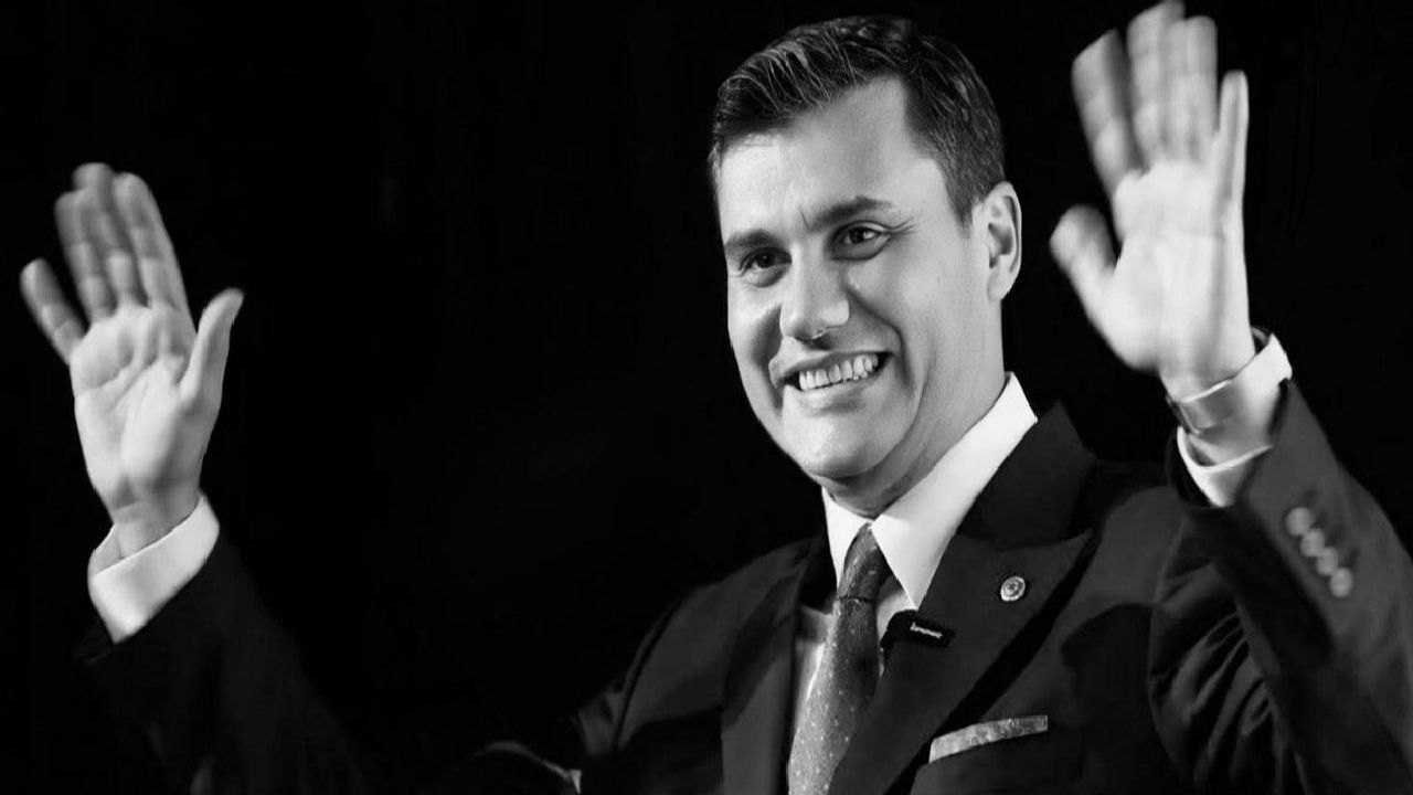 Ferdi Zeyrek'in Manisa Başarıları: Spiltech'ten Ödüllü Tiyatroya
