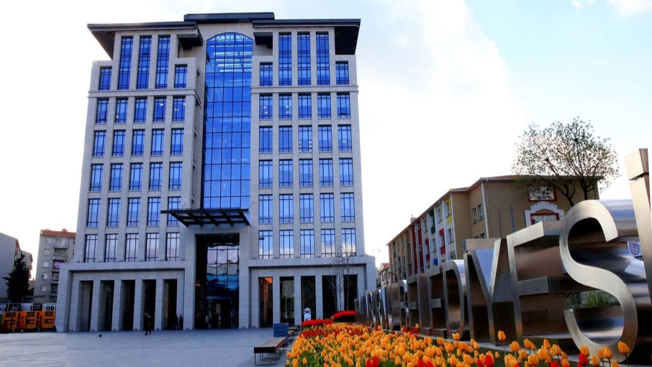 AKP'li Belediye, Vergi Borcuna Karşılık Cami, Polis Merkezi ve Okulu Devretti
