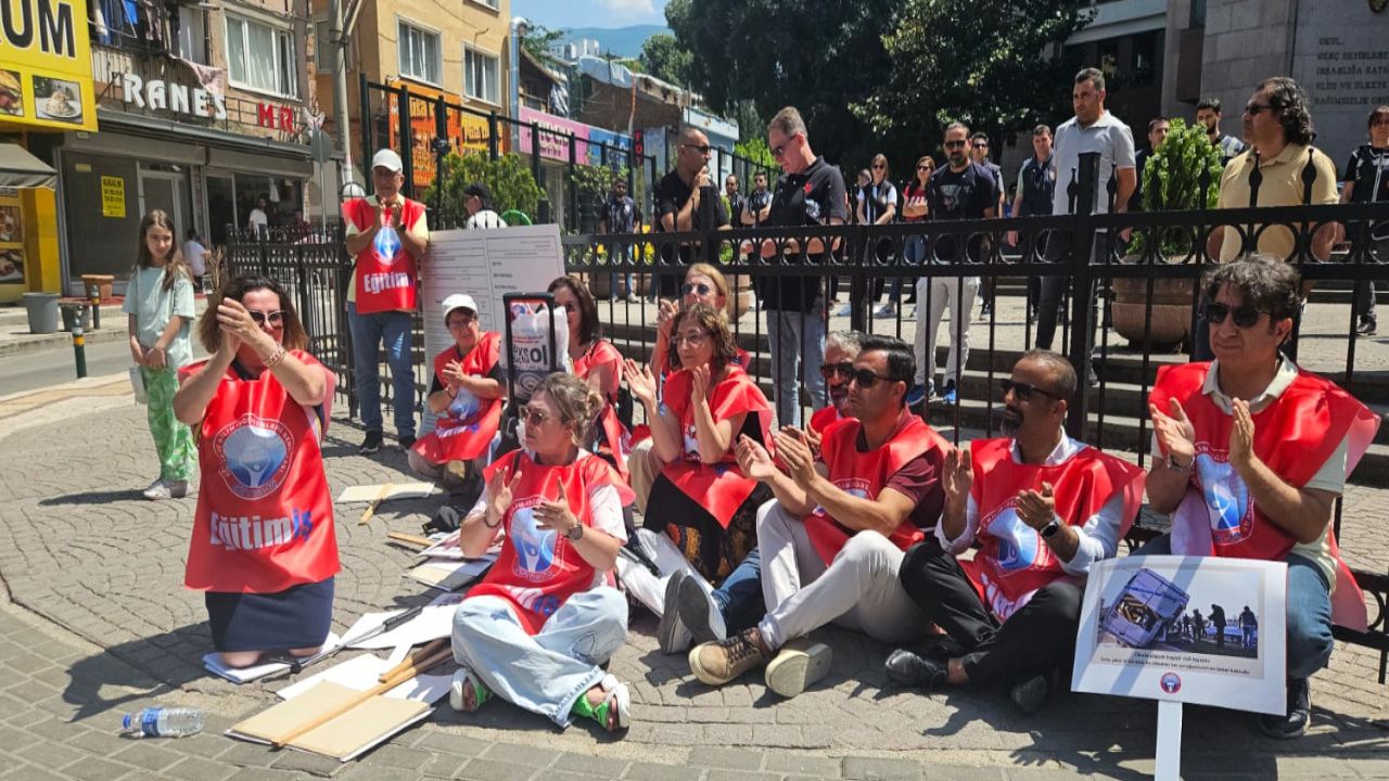 Bursa'da Eğitimcilere Açıklama Engeli: İl Eğitim Müdürü'nden Müdahale
