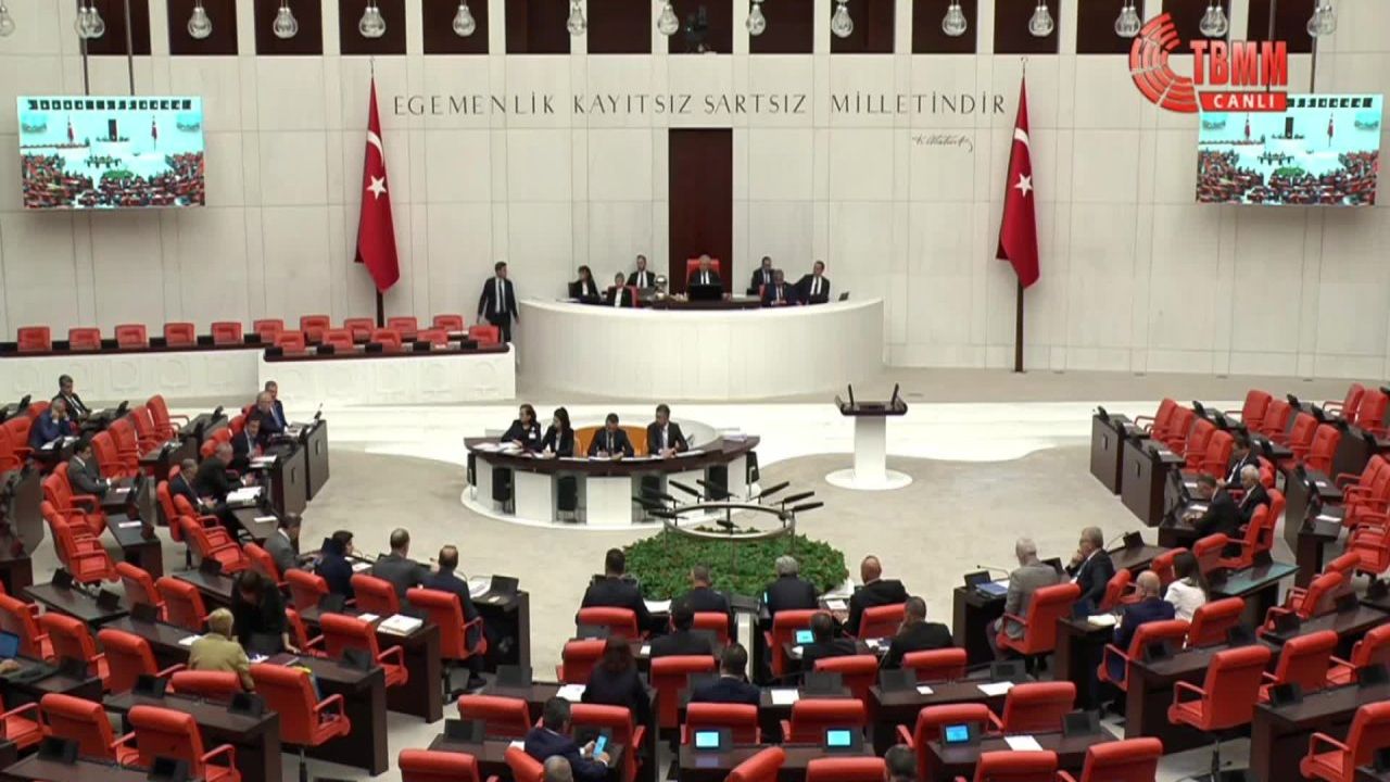 Tbmm'de Zehirlenme Şüphesi: Çok Sayıda Vekil ve Personel Hastaneye Kaldırıldı
