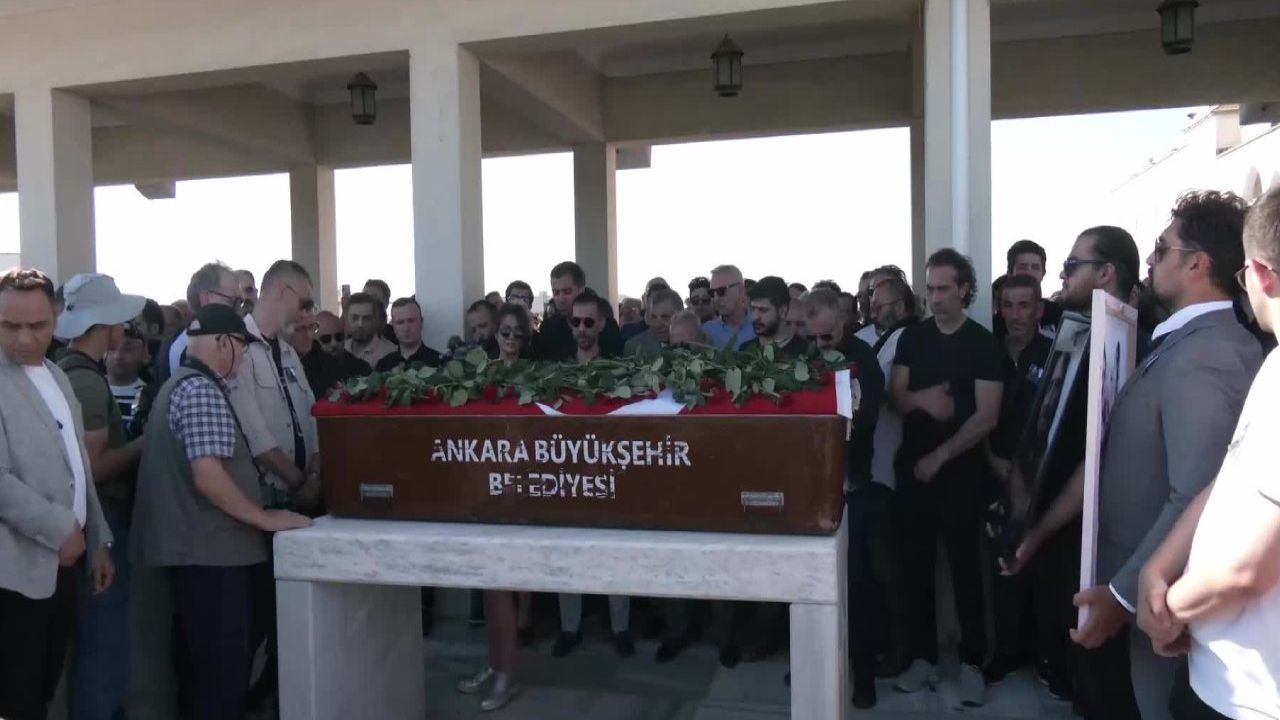 Nihat Genç Ankara'dan Son Yolculuğuna Uğurlandı
