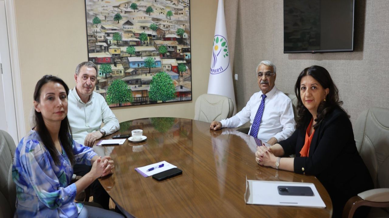 İmralı Heyeti ve DEM Parti Eş Genel Başkanları Bir Araya Geldi
