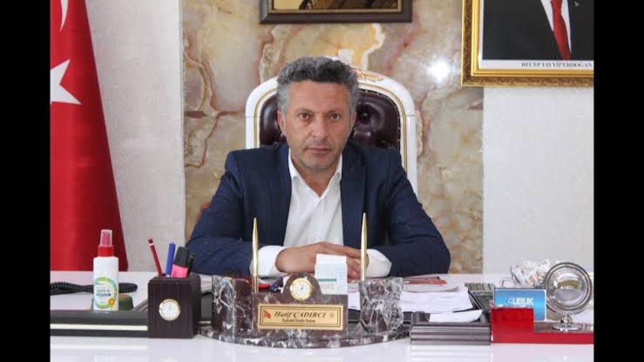 Elazığ'da İlçe Belediye Başkanı ve Personeli Yaralandı