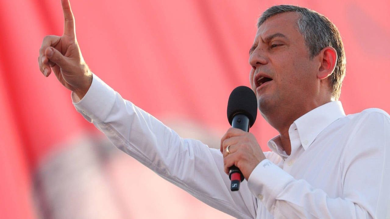 Özel'den Şimşek İddiası: 'İngiltere'de Yoruldum Diyormuş'
