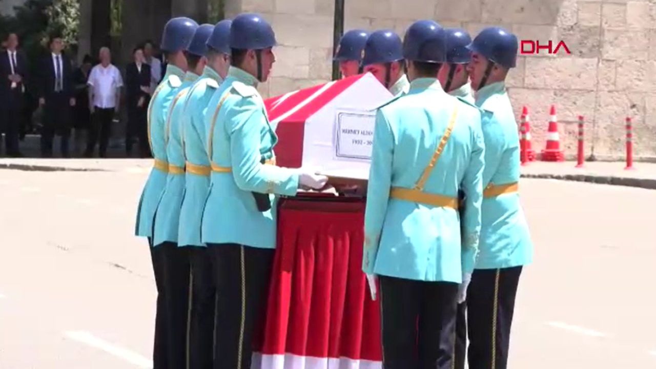 Altan Öymen İçin Mecliste Tören: Kılıçdaroğlu Cenazede Yoktu