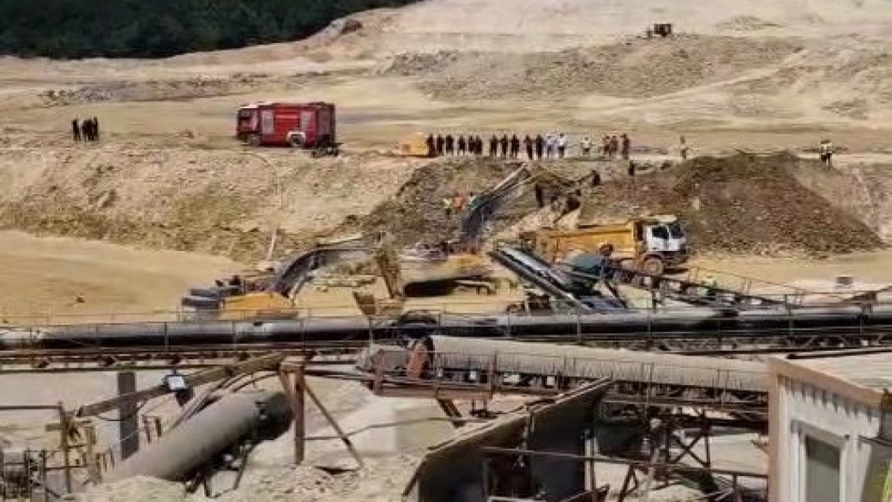 Çatalca'da Kum Ocağında Göçük: 1 İşçi Hayatını Kaybetti
