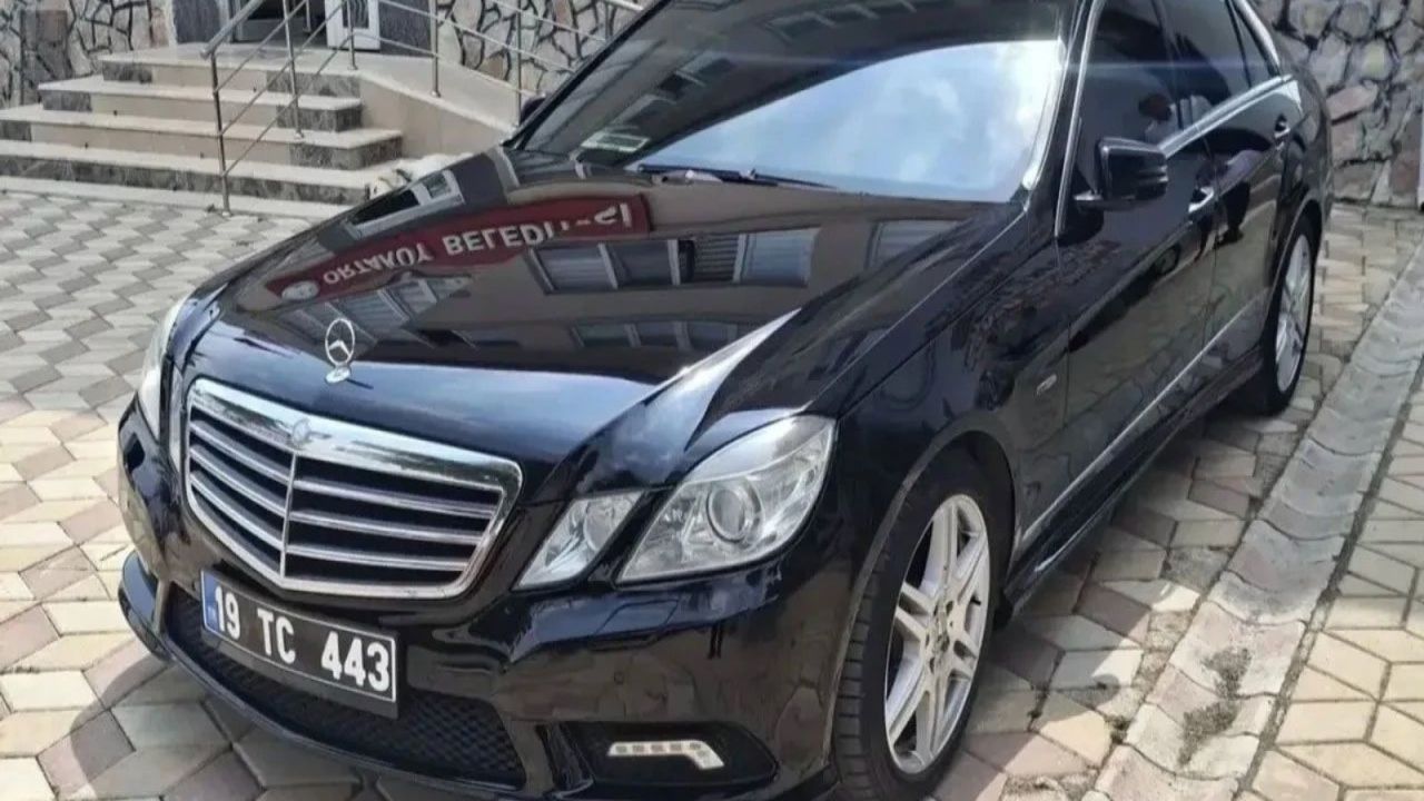 Akp'li Belediye Başkanı Lüks Makam Aracını Satışa Çıkardı

