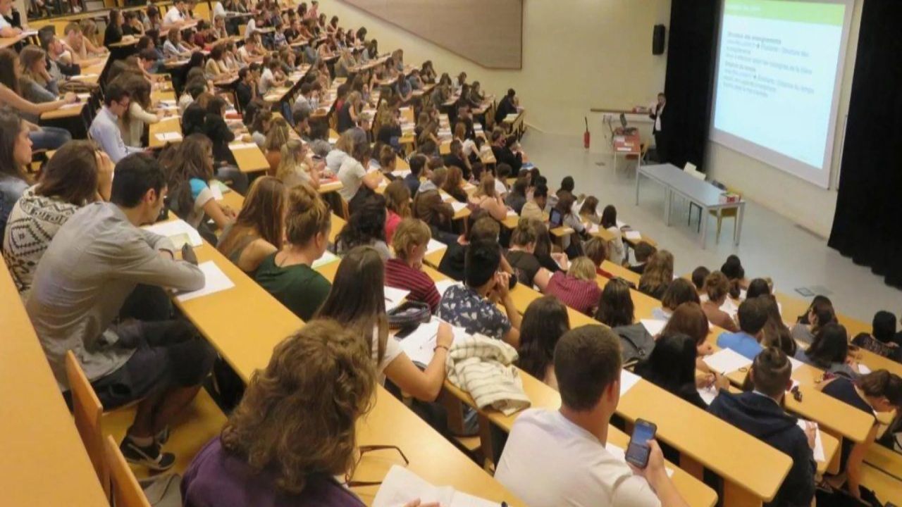 Öğrencilerin Vakıf Üniversitelerine İlgisi Azaldı: Gerekçe Ekonomik Kaygılar
