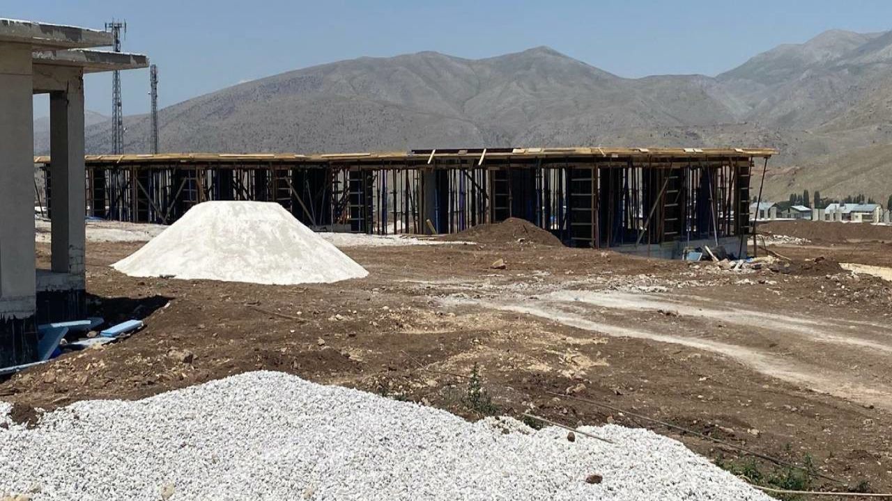Malatya'da Deprem Konutları İçin Zemin Tartışması: "Yapılaşmaya Uygun Değil"
