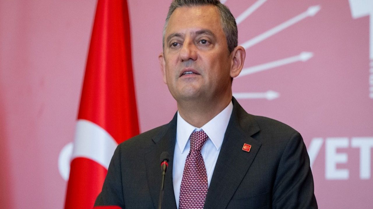Özgür Özel'den Adalet Bakanı Tunç'a Soru: "Türkiye'de İkili Hukuk Mu Var?"
