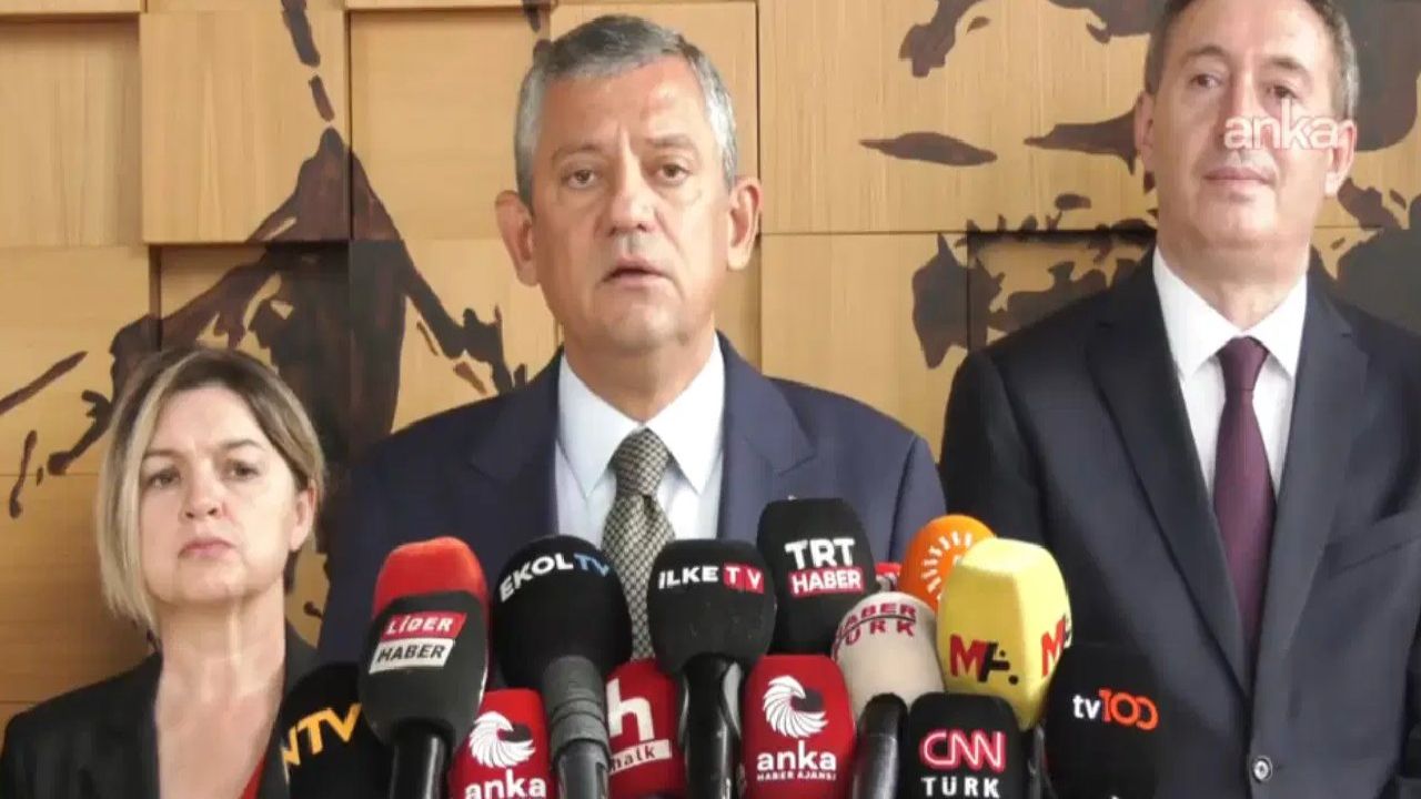 Dem Parti'den Chp'ye Ziyaret: Özel'den Sert Demokrasi Vurgusu
