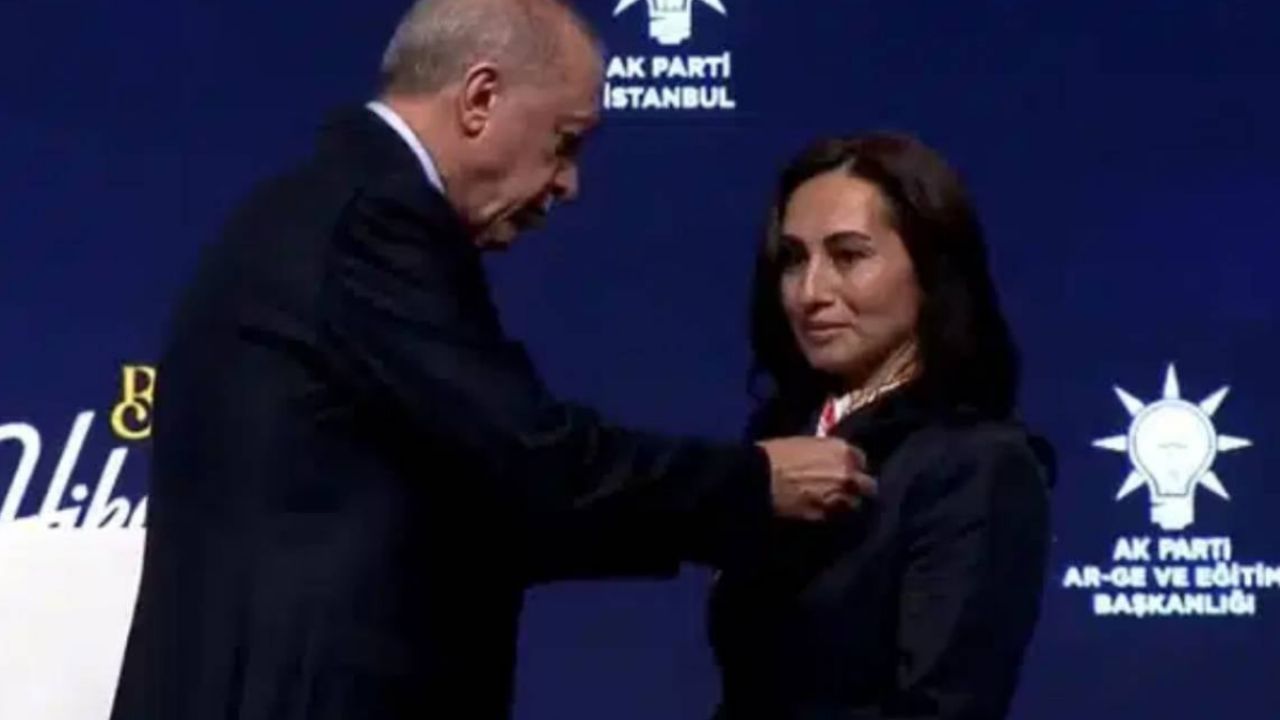 İddia: Özlem Gürzel'in AKP'ye Geçişini İmamoğlu Mu İstedi?
