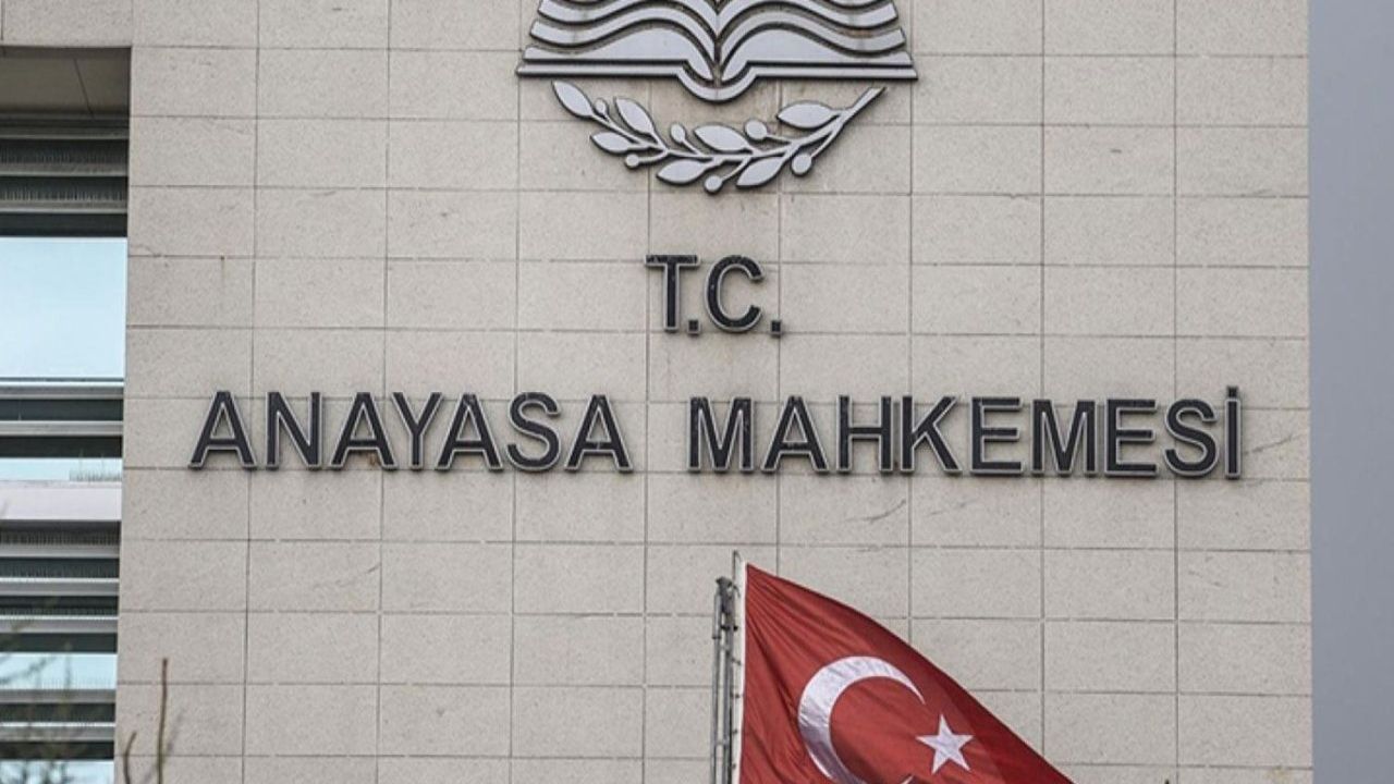 Aym'den emsal karar: Beyaz yakalıya toplu sözleşme hakkı ihlali