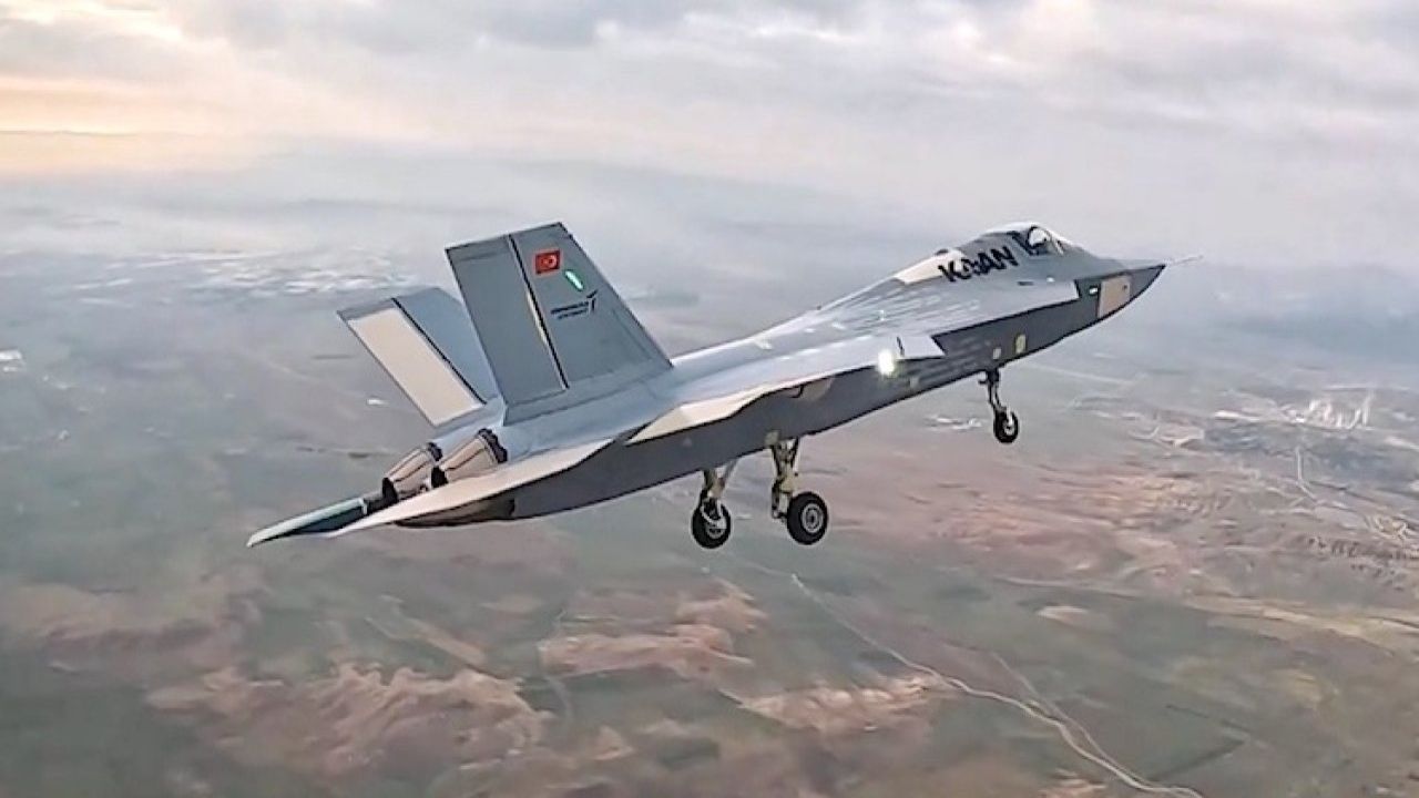 Turhan Çömez'den KAAN İddiası: "Deneme Uçuşu Çakma Motorla, 48 Motorsuz Uçak Var"
