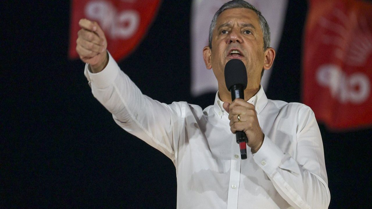 Özel'den Küçükçekmece Mitingi Çağrısı: "Güvencemiz Millet, Meydanlar"
