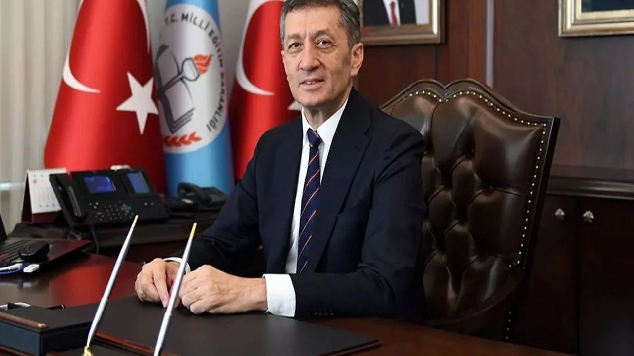 Milli Eğitim Bakanlığı'ndan Eski Bakan Selçuk'un Okuluna Da Maarif Modeli Uyarısı
