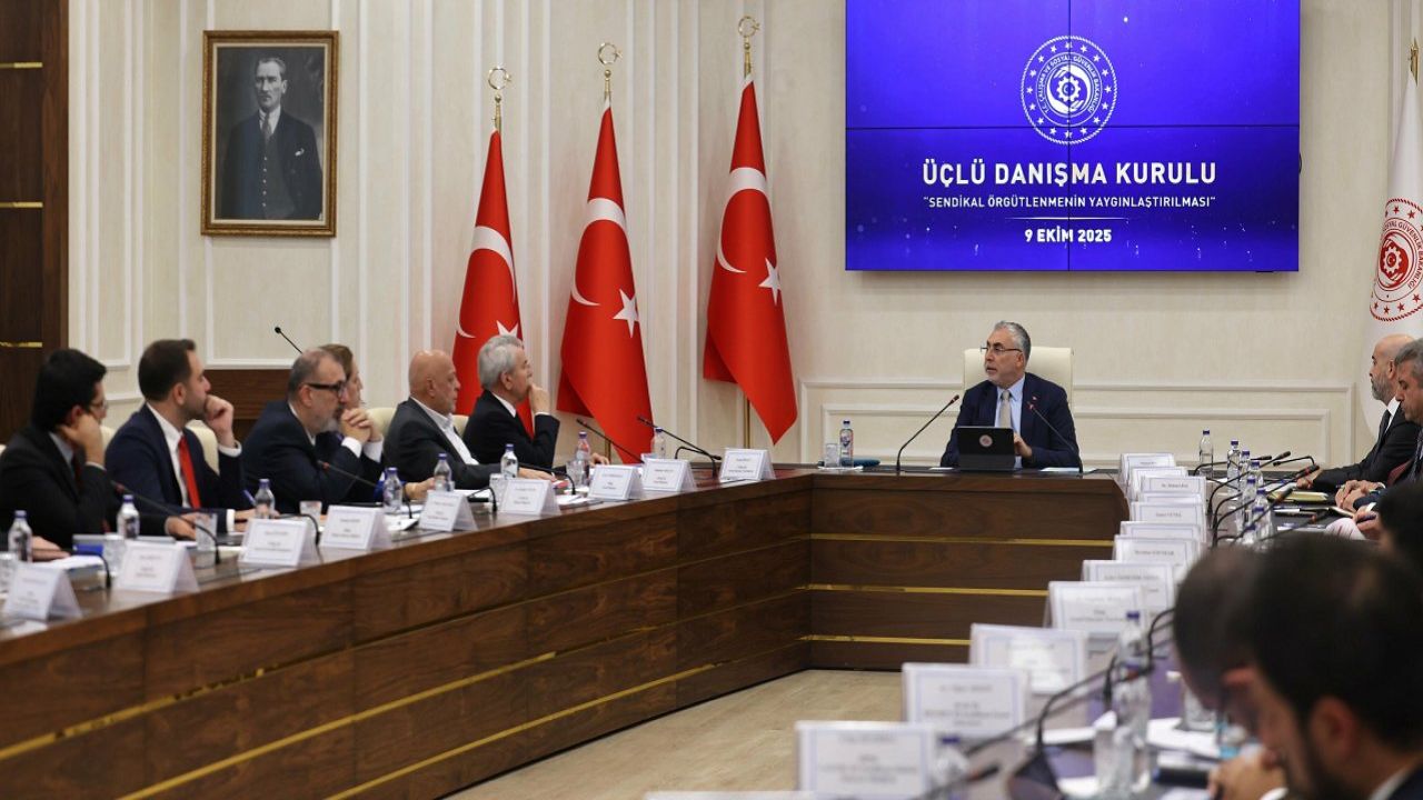 Vedat Işıkhan'dan İşçi ve İşveren Temsilcileriyle Toplantı
