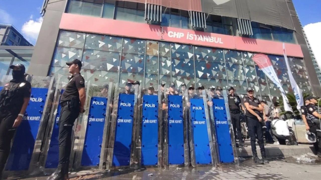 Chp İstanbul İl Başkanlığı'na Kayyım İddiası Tweetlerine Dava Açıldı
