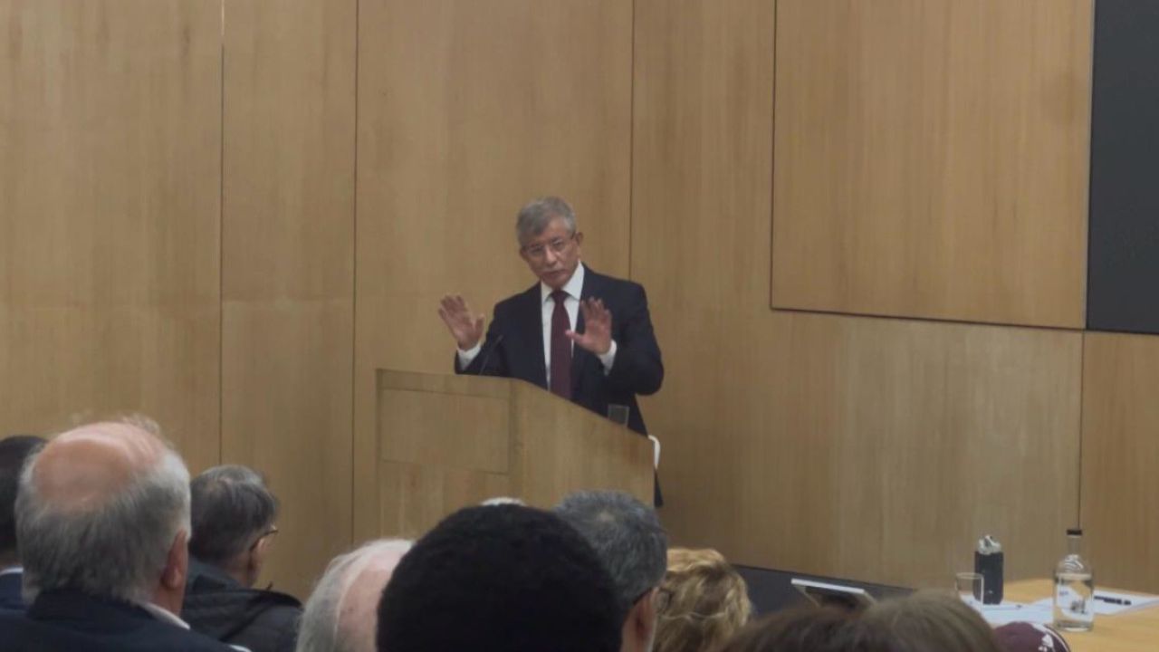 Ahmet Davutoğlu'na Oxford'da 10 Ekim Katliamı Sorusu: Pişman Mısınız?
