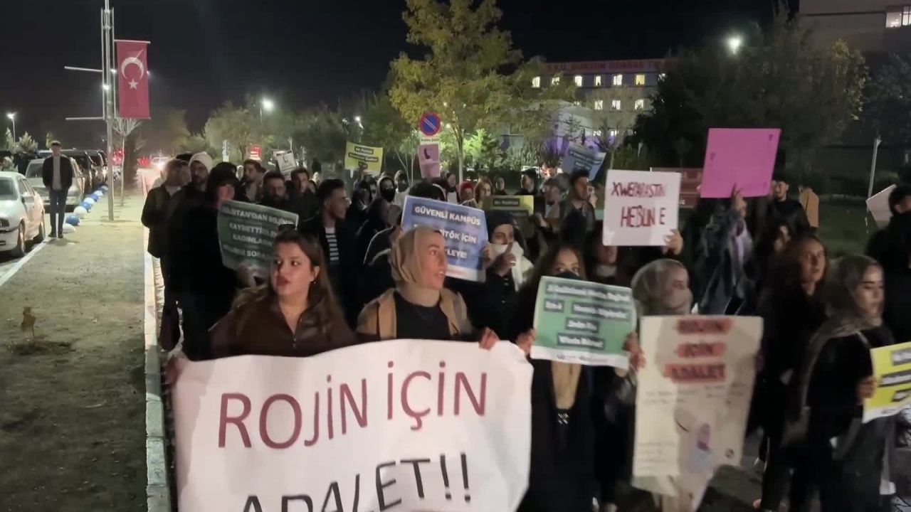 Öğrencilerden Rojin Kabaiş Eylemi: Otopsiye Rektörün Katılmasına Tepki
