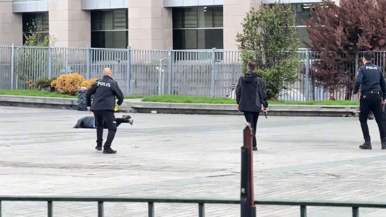 Çağlayan Adliyesi Önünde Silahlı Eylem: Bir Kişi Kendini Vurdu