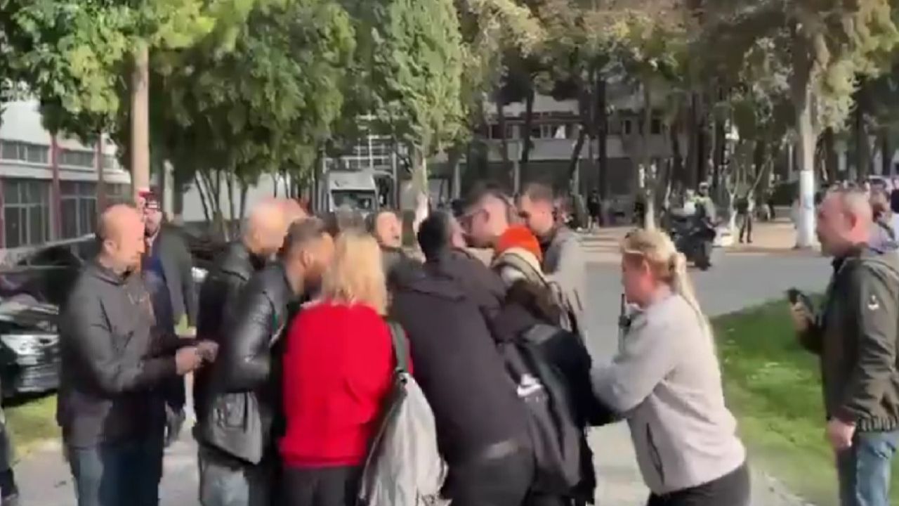 Bakan Tunç'a Soru Soran Öğrenciler Gözaltına Alındı: "Palalı Çeteler Neden Serbest?"
