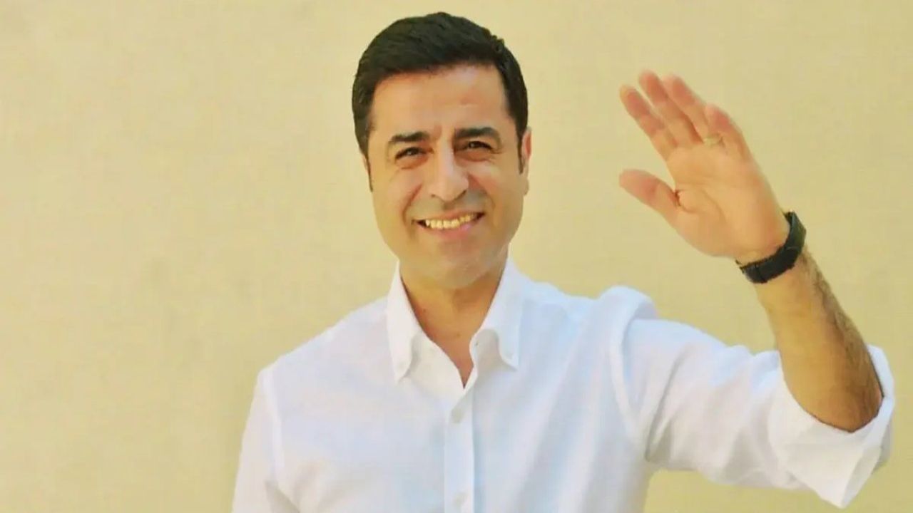 Demirtaş'tan Mektup: Bahçeli'nin Tabu Yıkması ve Özel'in Erdemli Davranışı
