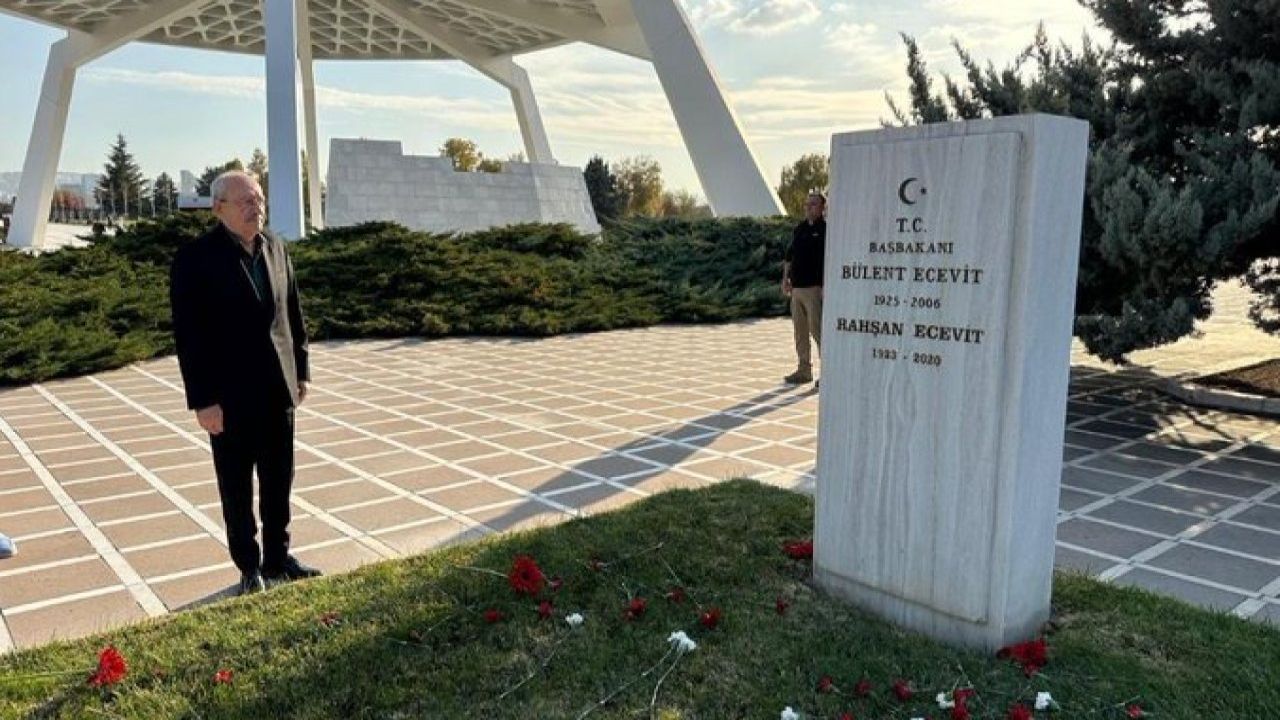 Kemal Kılıçdaroğlu'ndan Ecevit'in Kabrine Ziyaret
