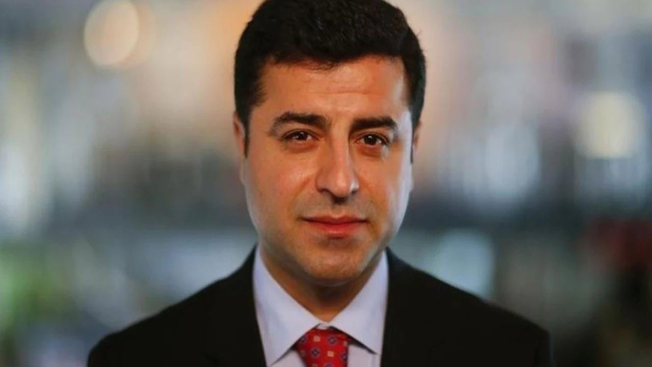 Demirtaş'tan İmralı'ya Çağrı: "Risk Alın ve Noktayı Koyun"
