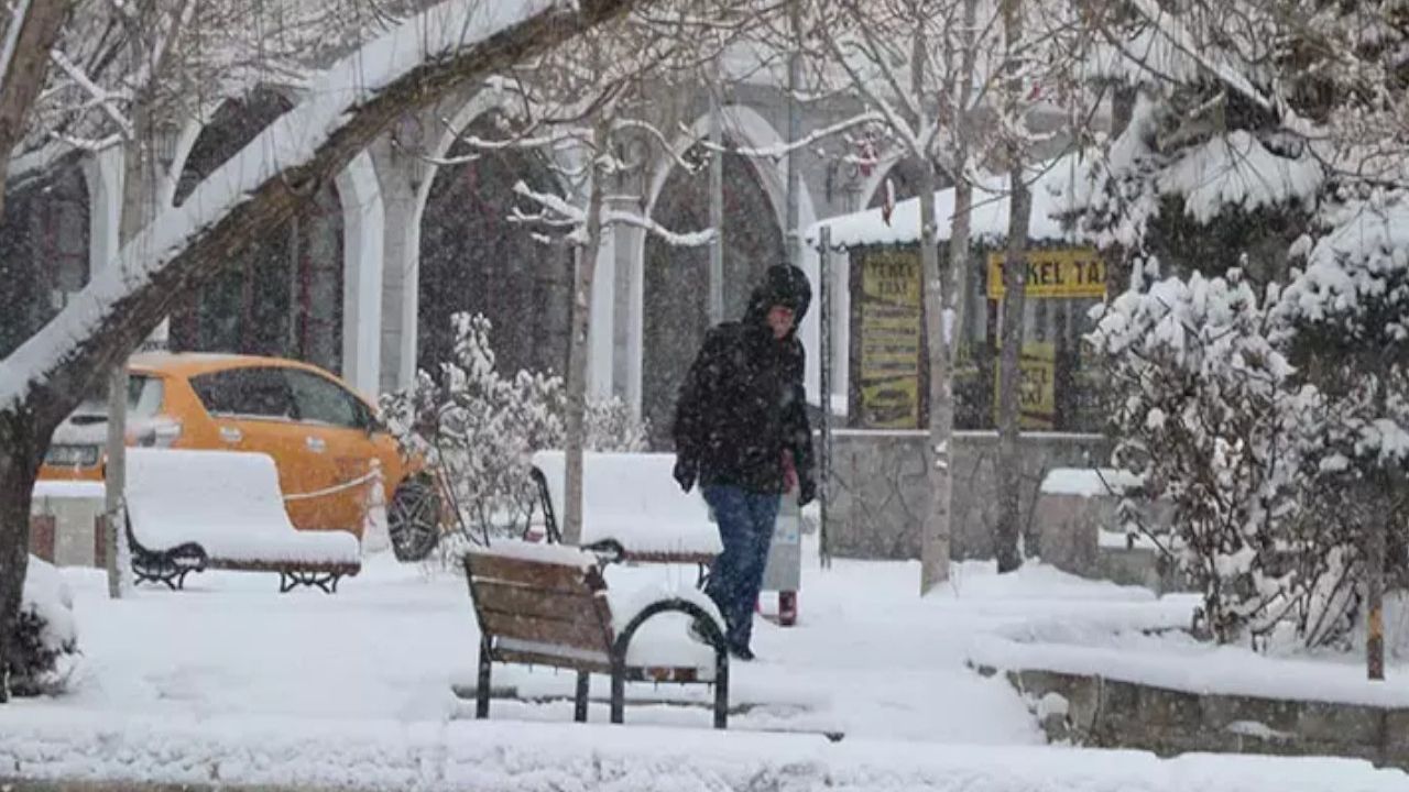 Meteorolojiden Uyarı: İlk Kar Yolda
