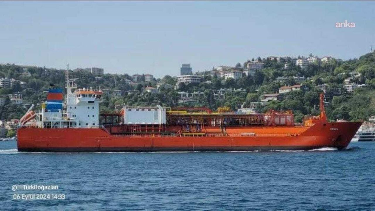 Ukrayna'da Türk Gemisine İHA Saldırısı: Mürettebat Tahliye Edildi
