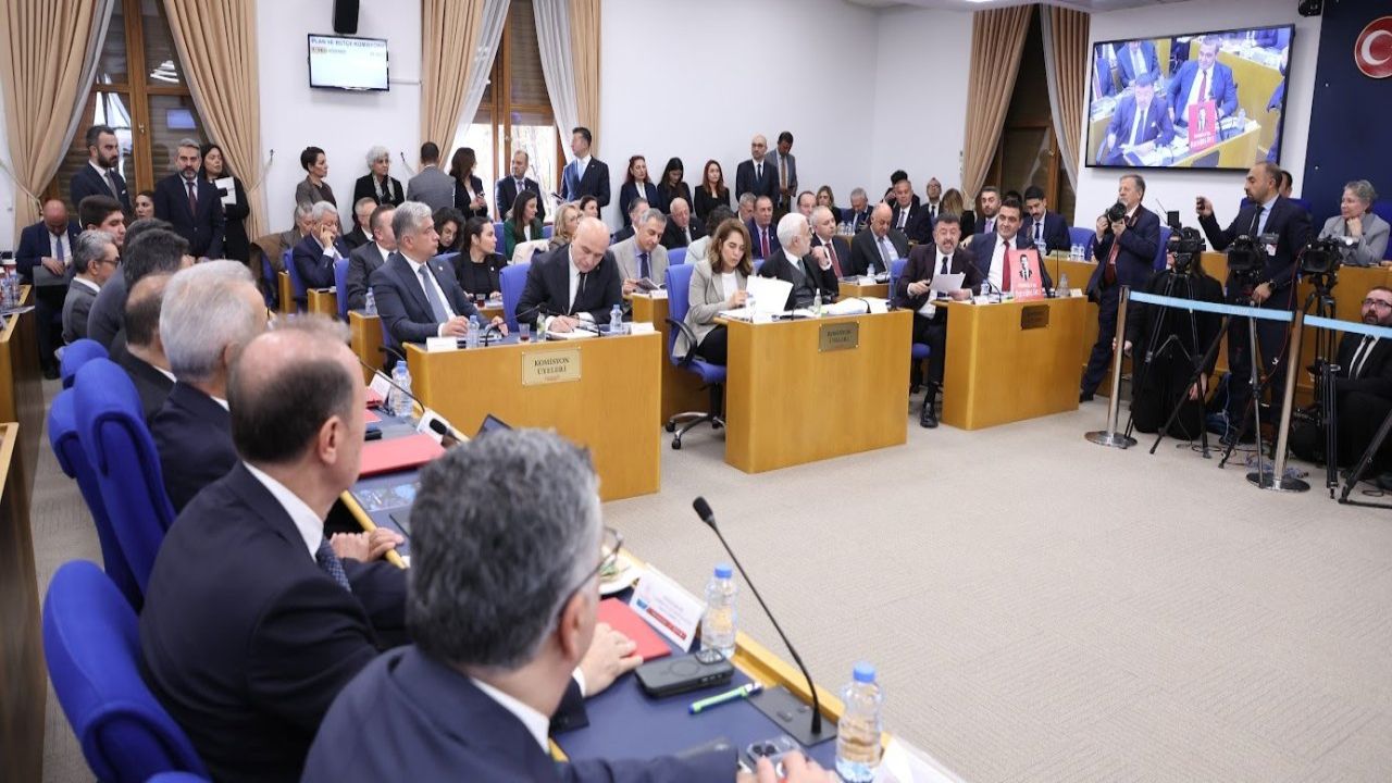 Meclis'te DEM Parti ve İYİ Parti Arasında 'Kürt İlleri' Gerginliği
