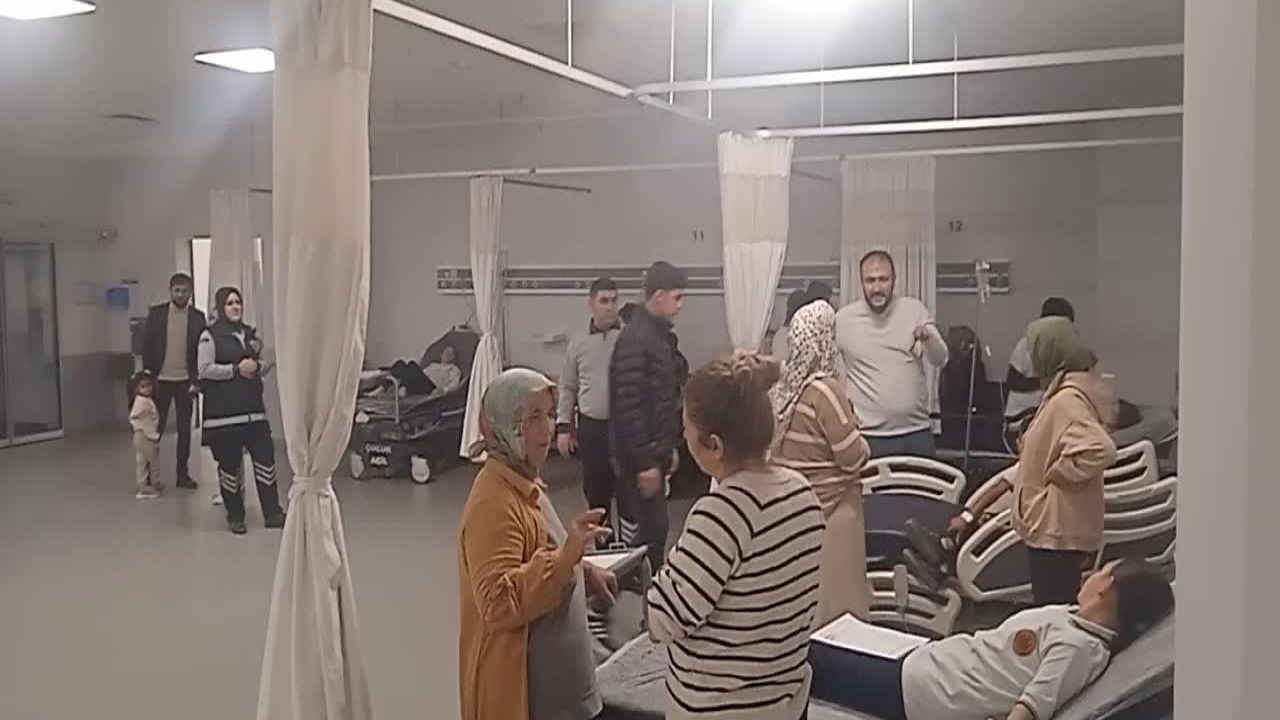 Osmaniye'de 12 Öğrenci Pastadan Zehirlendi
