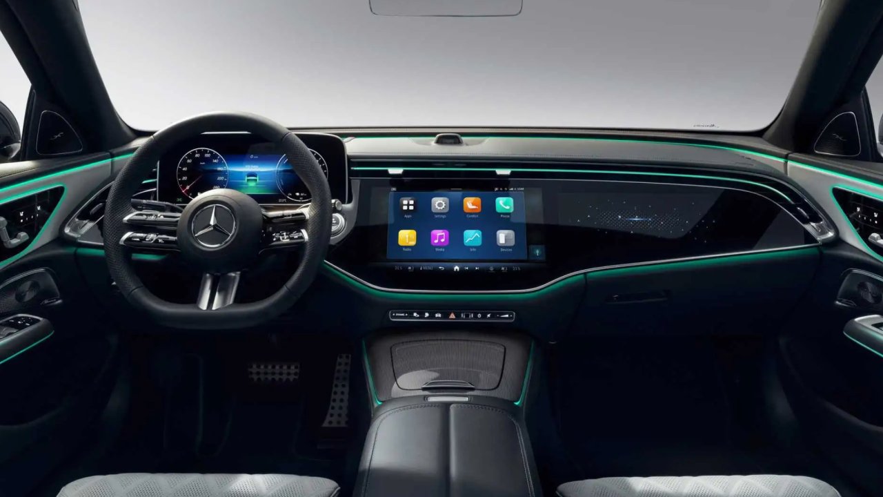 2024 Mercedes E-Serisinin İç Mekan Tasarımları Sızdırıldı! E-Serisinin Tasarım ve Fiyatına Dair Tüm Detaylar!