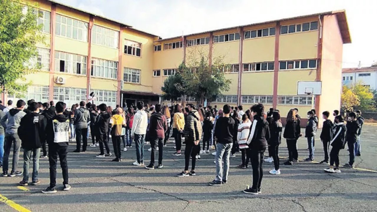 Deprem Bölgesindeki 3 Şehirde Okullar Açılıyor
