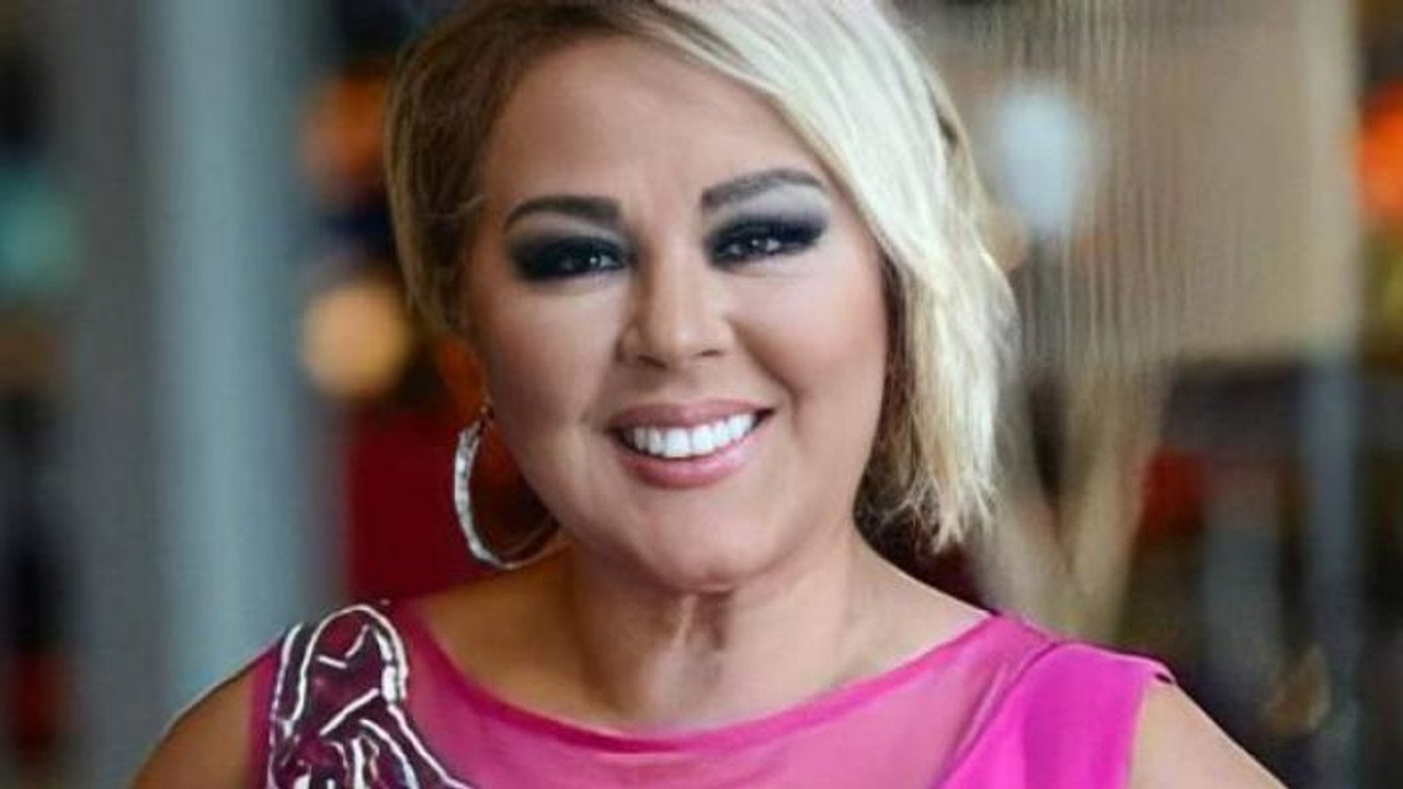 Safiye Soyman'ın boğaz manzaralı lüks evi göz kamaştırdı