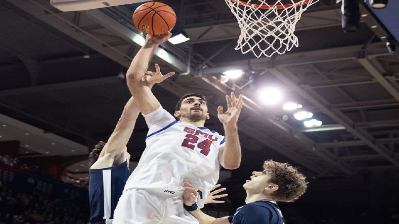 Samet Yiğitoğlu ve SMU Mustangs, Virginia’yı 63-51 Mağlup Etti