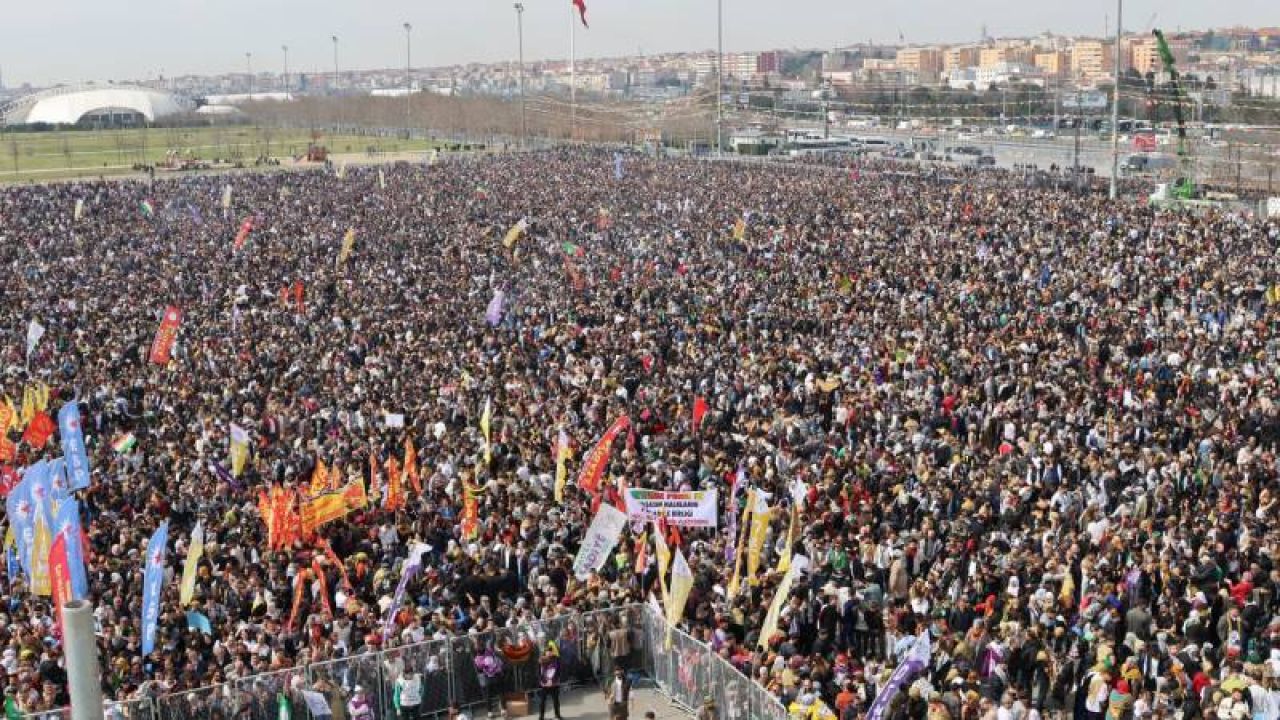 İstanbul Valiliği nevruz kutlamalarıyla ilgili açıklama yaptı: 28 kişiye yasa dışı slogan atma suçundan işlem, komite üyelerine ise suç duyurusu