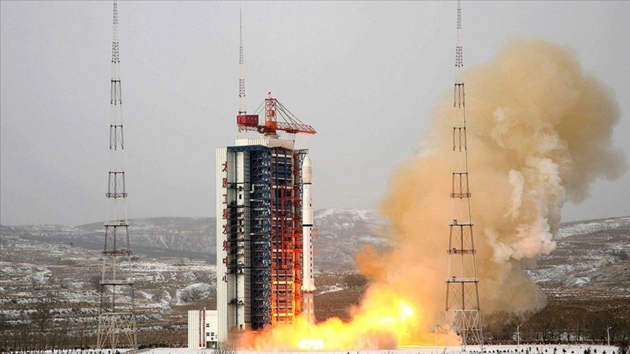 Çin Uzaya 14 Uydu Tek Seferde Göndermeyi Başardı