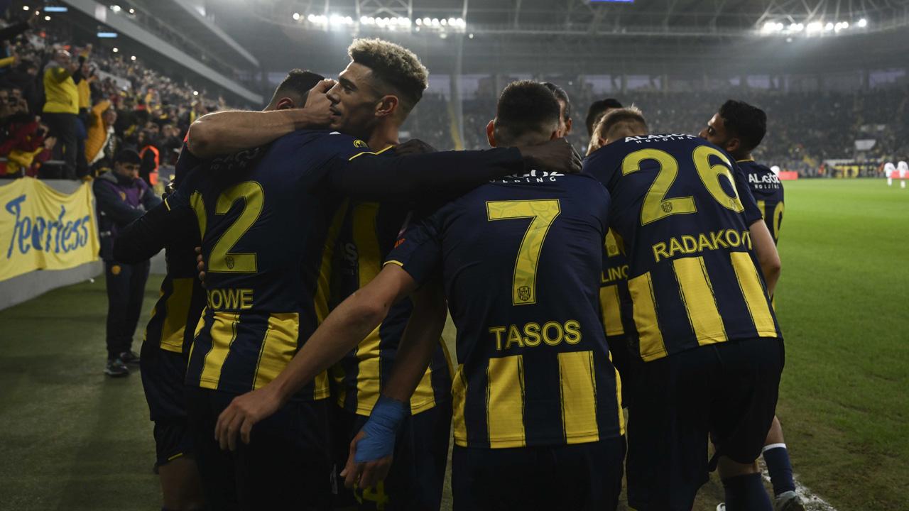 MKE Ankaragücü, Beşiktaş'ı eleyerek çeyrek finale çıktı