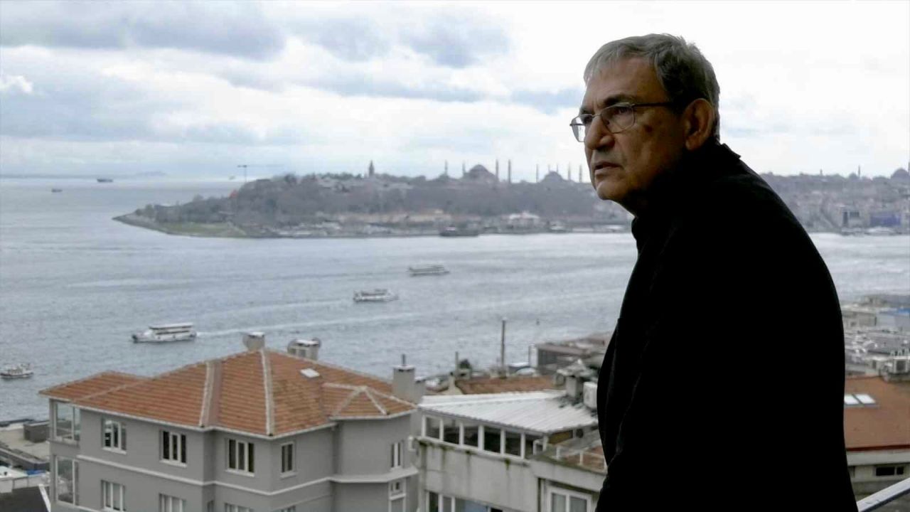 Orhan Pamuk, Taray Apartmanı'na yapılan hırsızlıkla ilgili suçlamalara cevap verdi: Yıkım kararı devletin