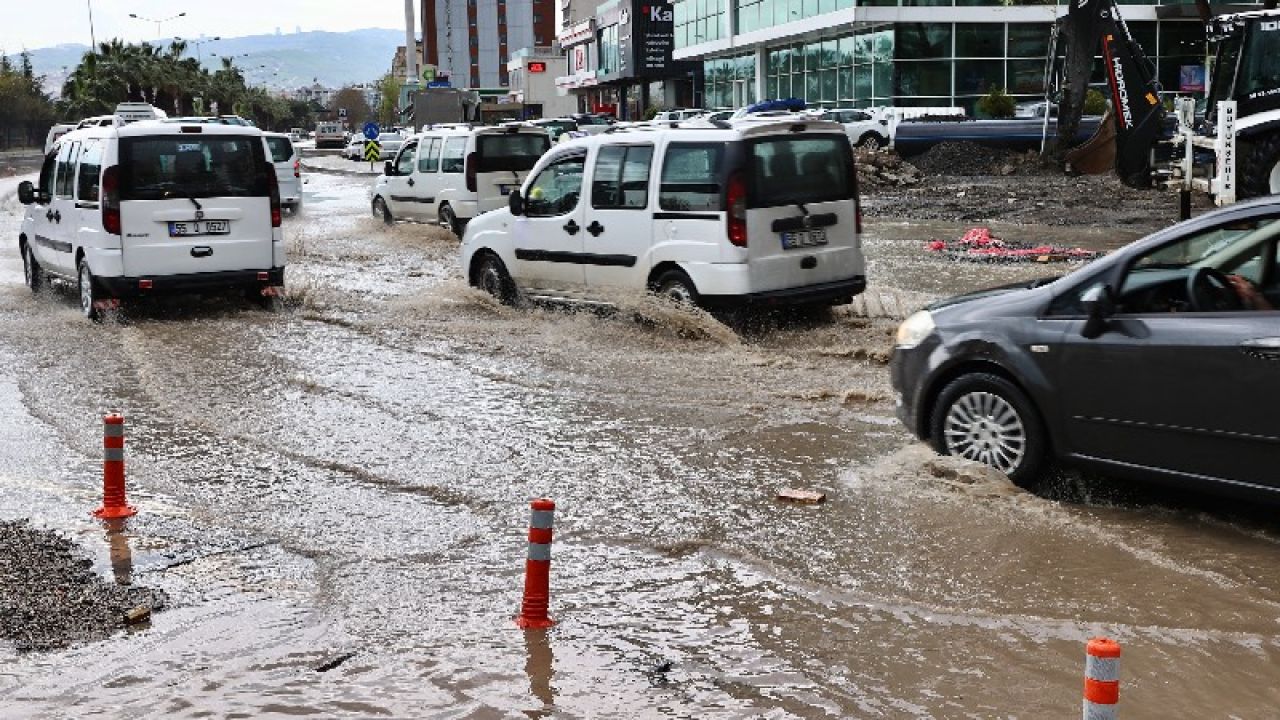 Samsun'da sağanak ve dolu sürücüleri zorladı